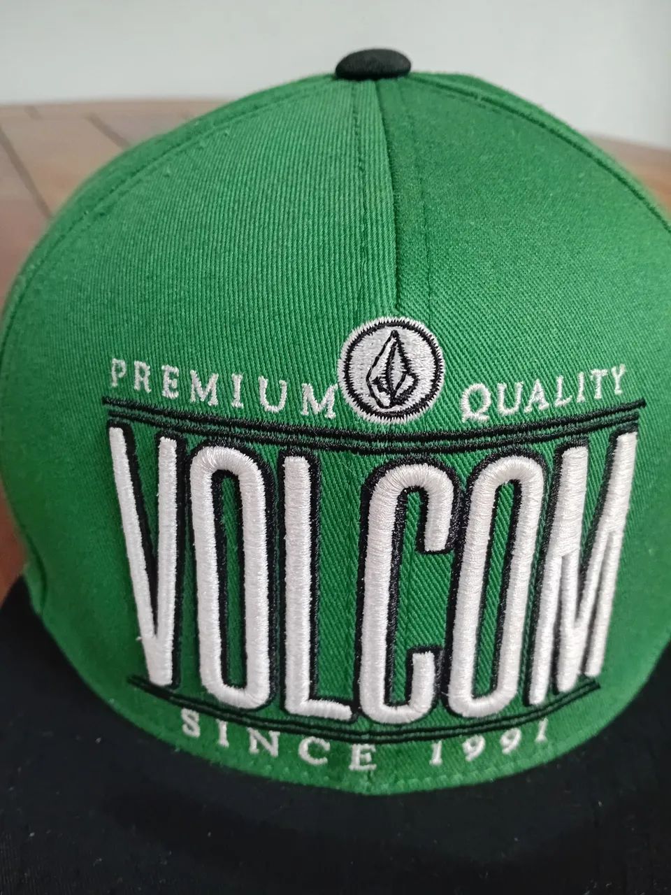 2 Bonés Volcom e Blunt R$80 - Foto 3