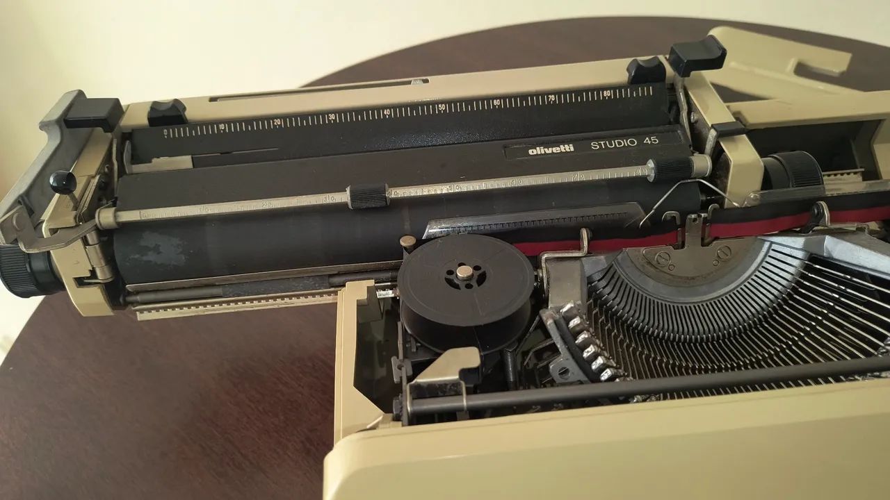 Typewriter418477781109985285