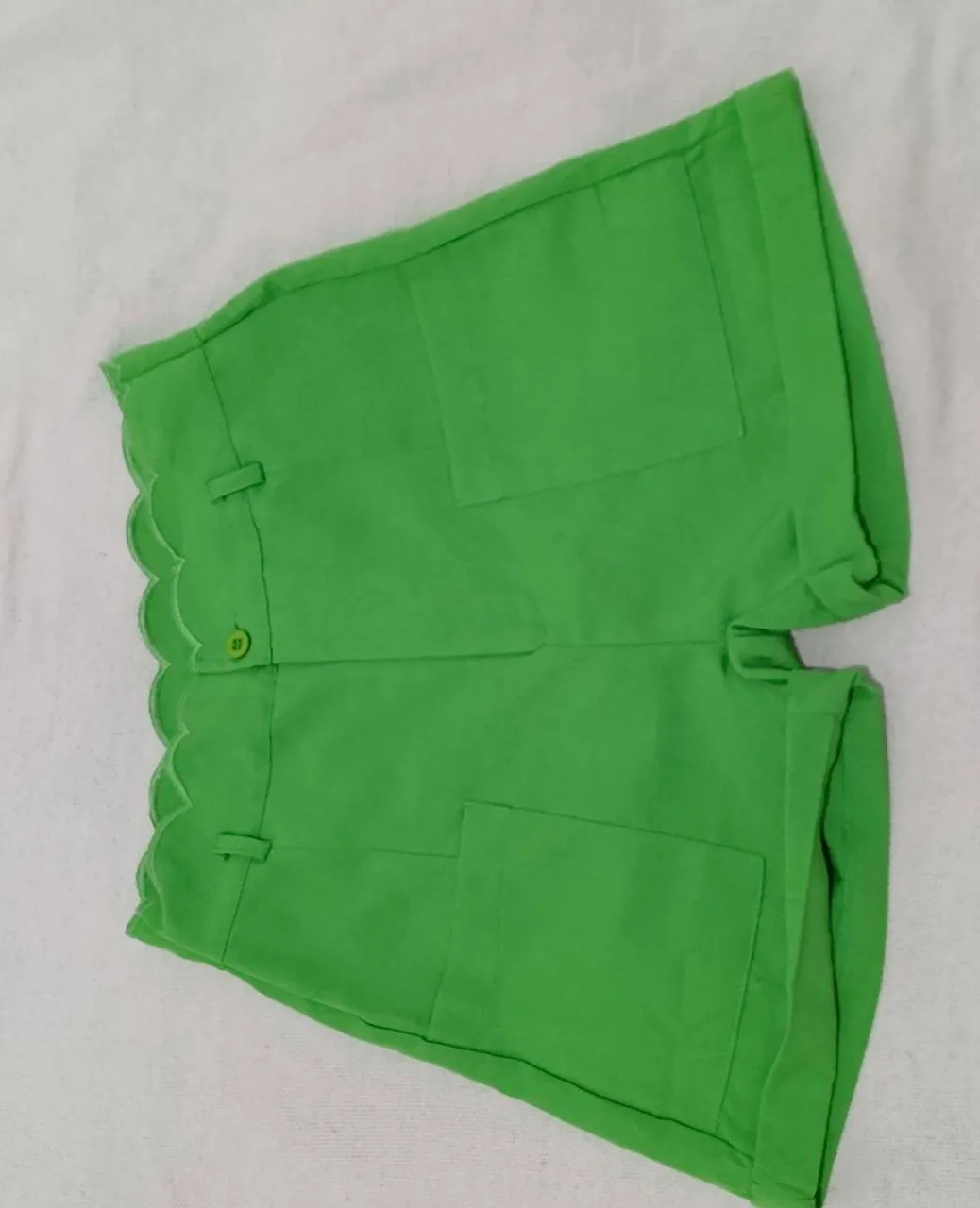 Shorts Verde com Detalhes Especiais