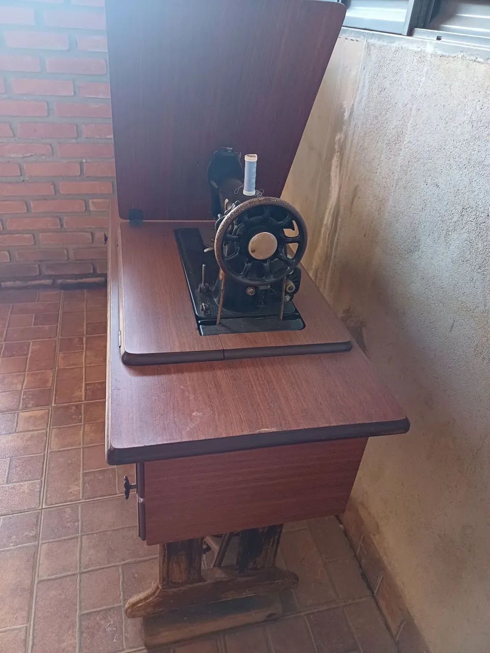 Maquina de costura antiga64187445285890120