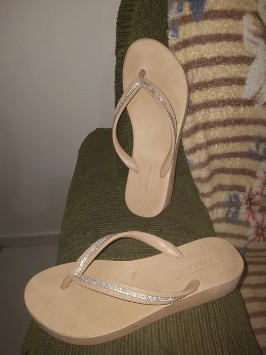 Sandálias terra e água Bege com Strass
