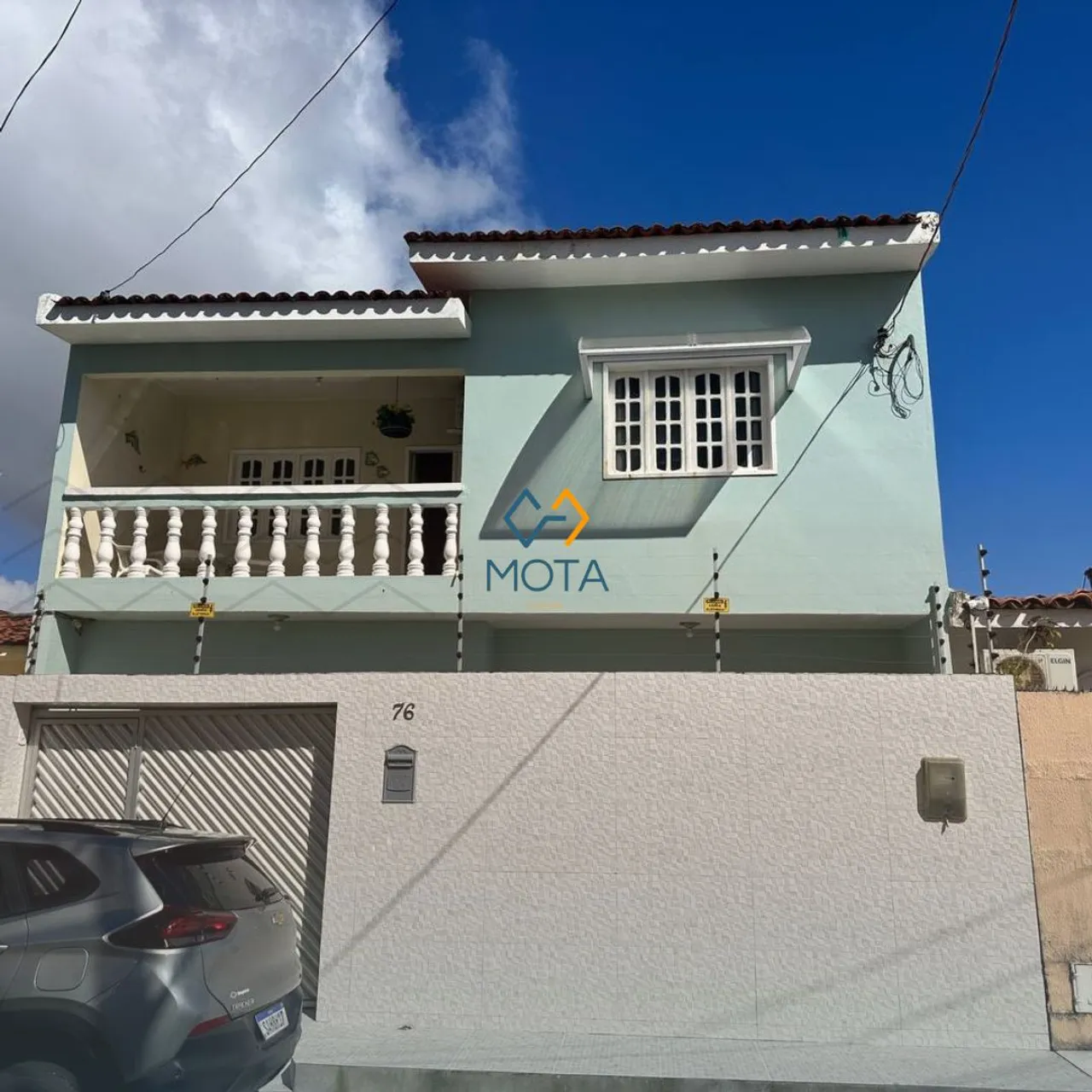 CASA A VENDA PRÓXIMO A ORLA
