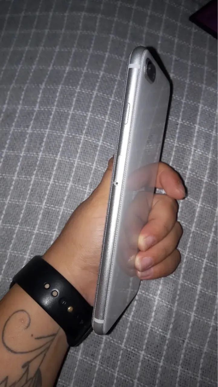 iPhone 8plus 64GB