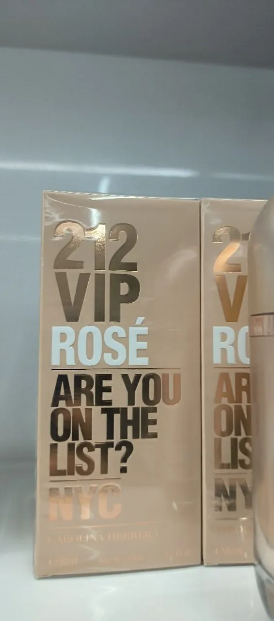 Perfume 212 VIP Rosé Carolina Herrera