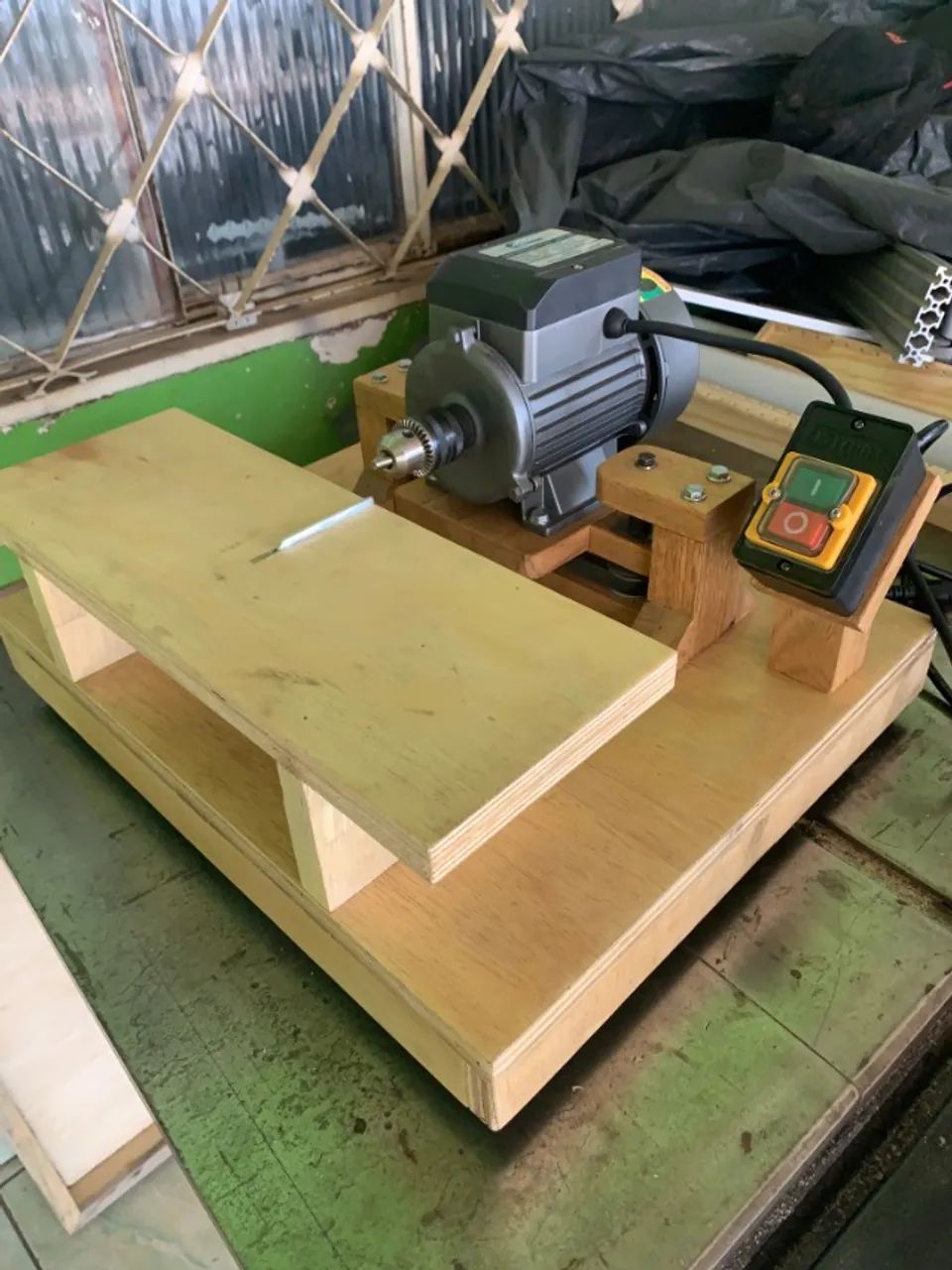 Furadeira para Fabricação de Gaiola Voltagem 110v ou 220v (Faça a escolha da voltagem) - Foto 4