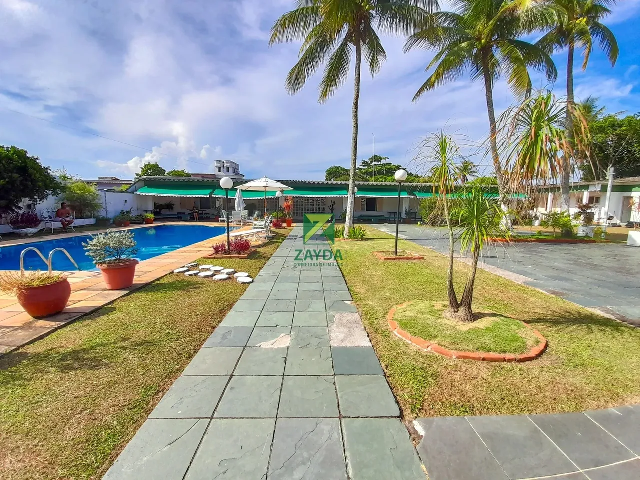 Imóvel de Luxo no Centro de Casimiro de Abreu-RJ: Casa com 5 quartos, 5 suítes e 421,19m²