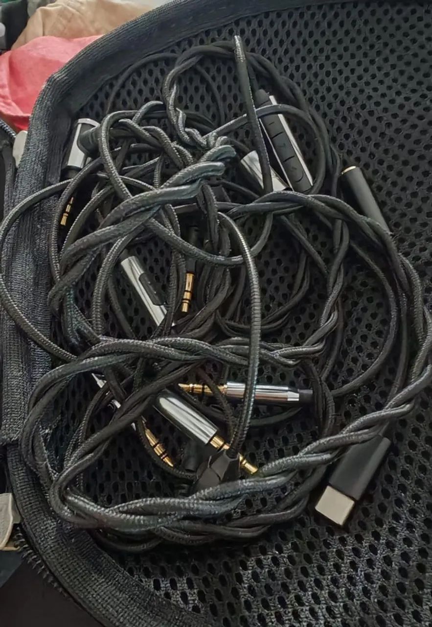 Kuba Professional Bluetooth Headphones64252695556867122