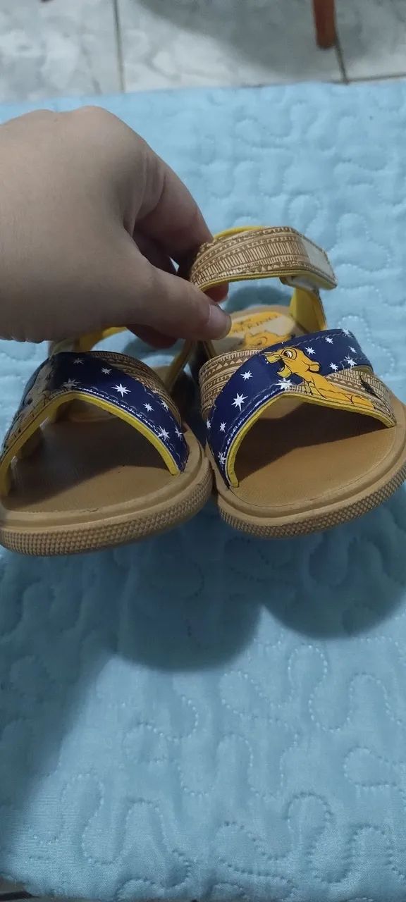Sandálias infantis do Rei Leão - Tamanho 21 - Foto 3