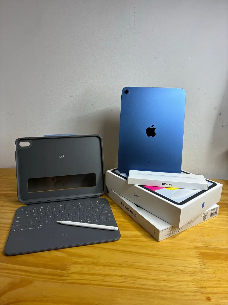 iPad 10ª Geração Azul 64GB + Apple Pencil A3085 + Logitech Rugged