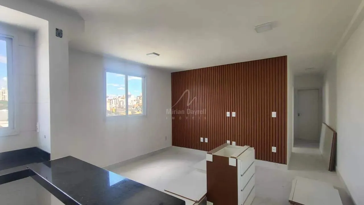 Apartamento 2 Quartos (1 Suíte) no Castelo