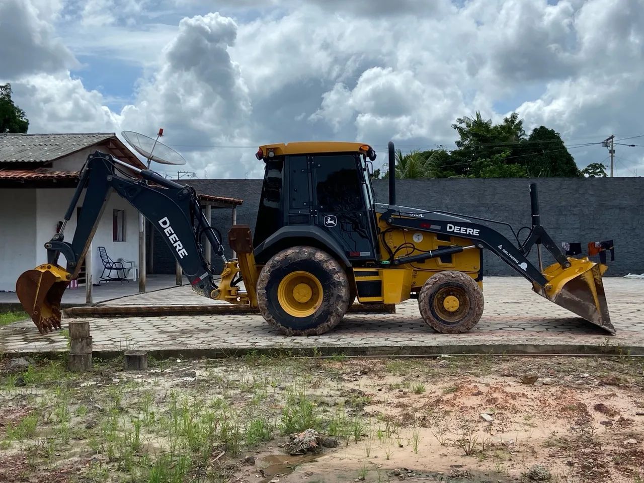 Aluguel Retroescavadeiras 