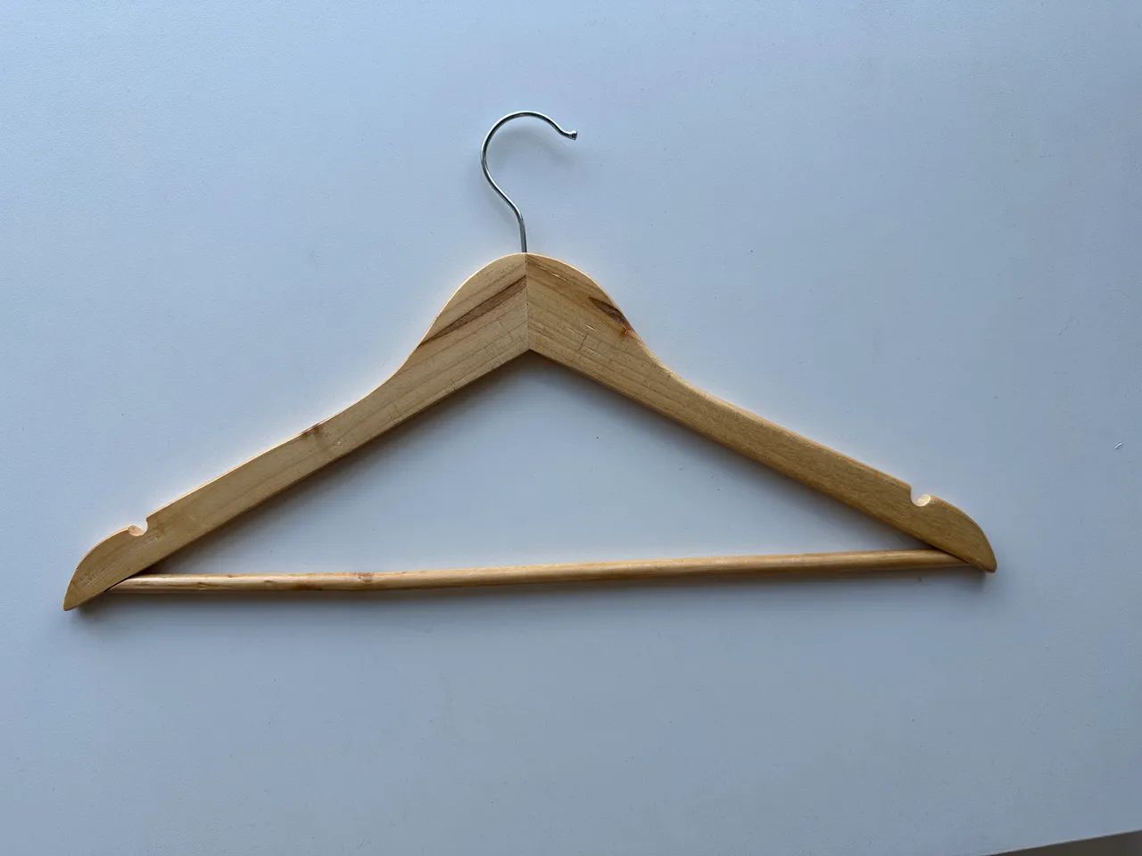 100 Cabides de roupa em madeira