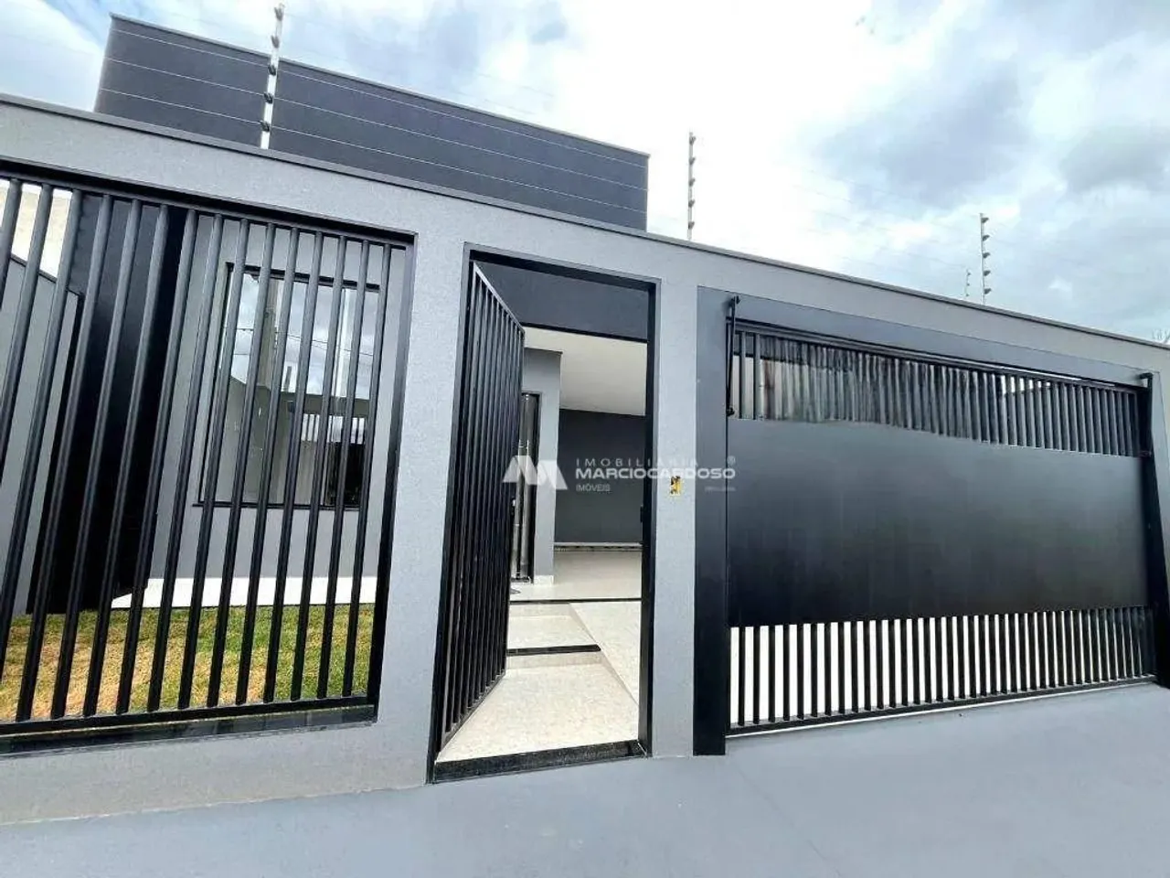 Casa com 3 dormitórios à venda, 146 m² por R$ 675.000,00 - Estância Jockey Clube - São Jos