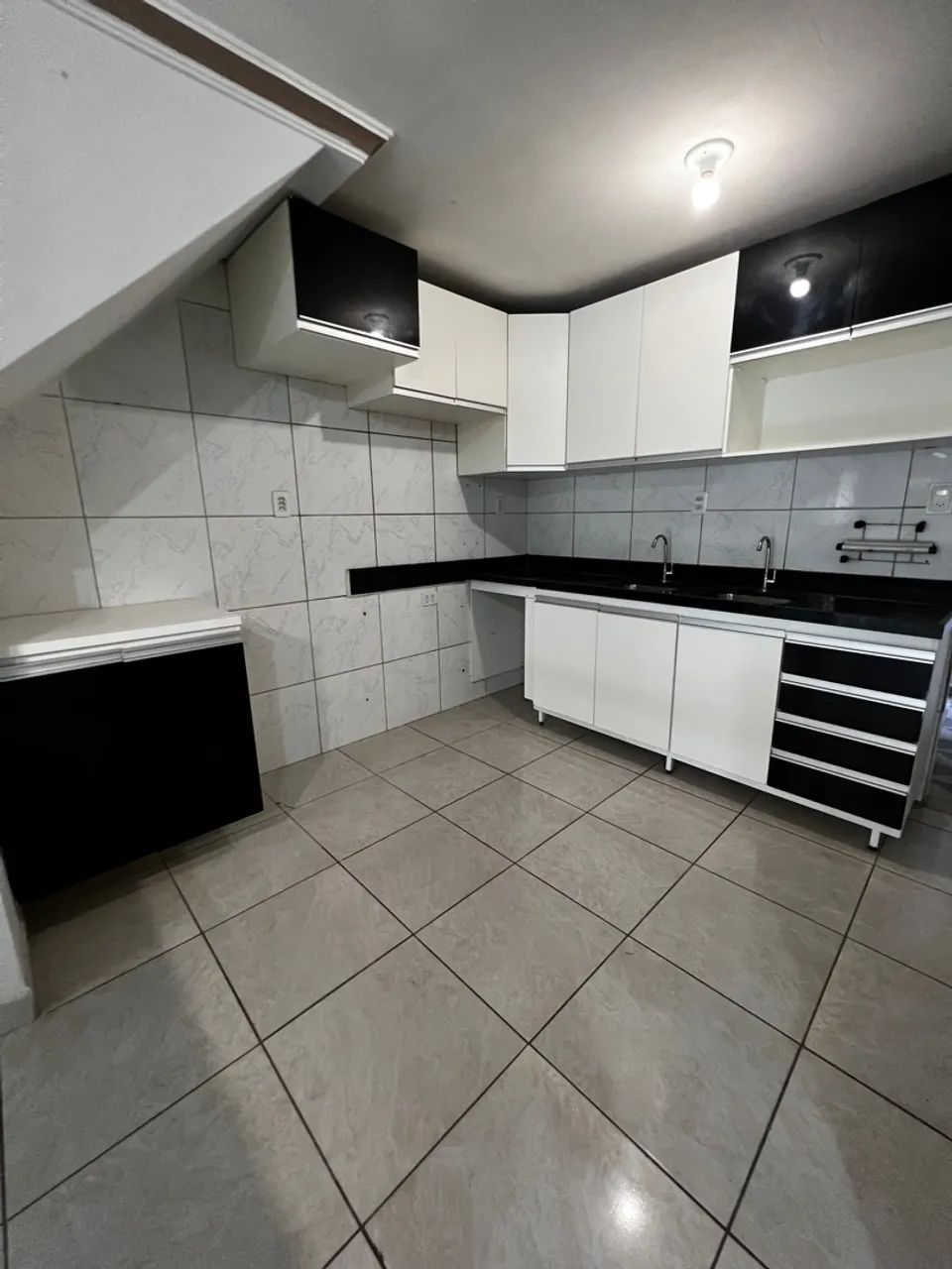 Alugo casa IBURA Ur-05 . 