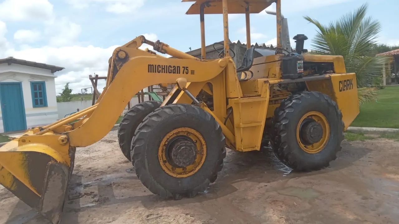 Pá Carregadeira Michigan 75 III