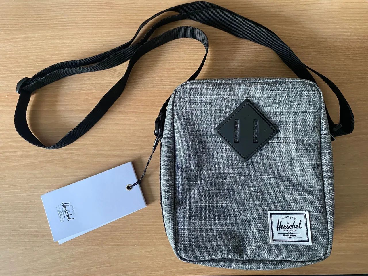 Bolsa tiracolo importada Herschel