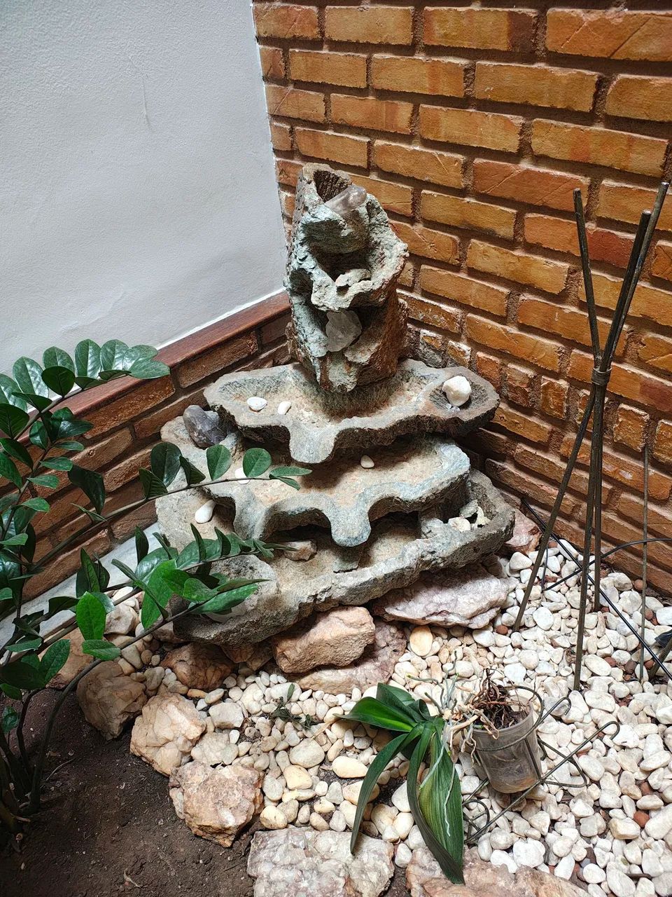 Cascata de pedra para jardim 