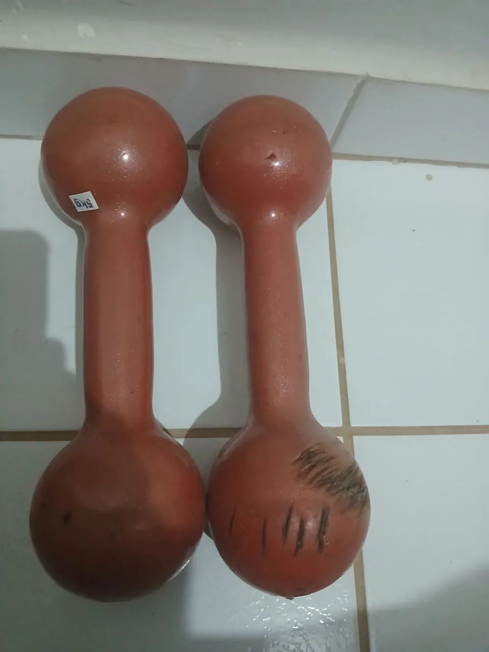 Par de Halteres vermelho 5kg cada - Foto 3