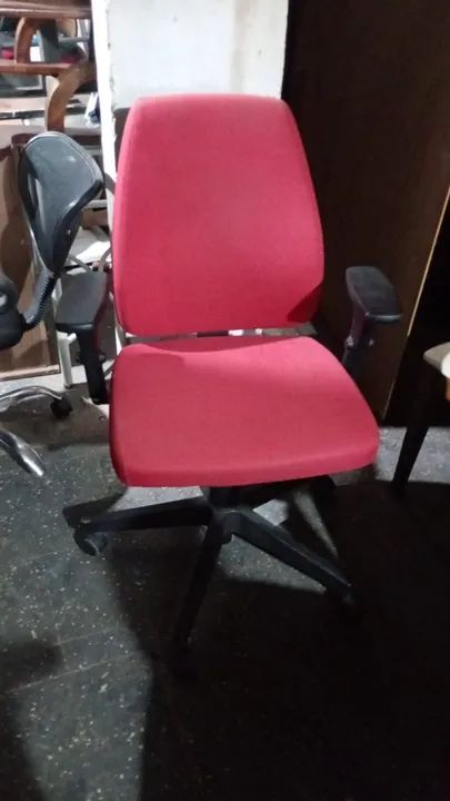 Cadeira Diretor em bom estado.  - Foto 3