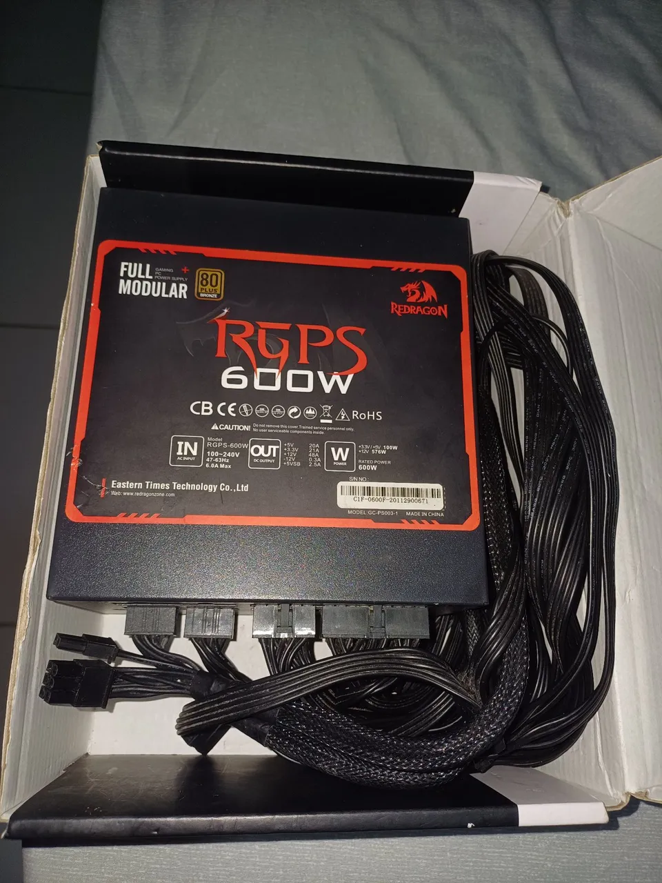 Fonte Redragon RGPS 600W 80 Plus Bronze Full Modular