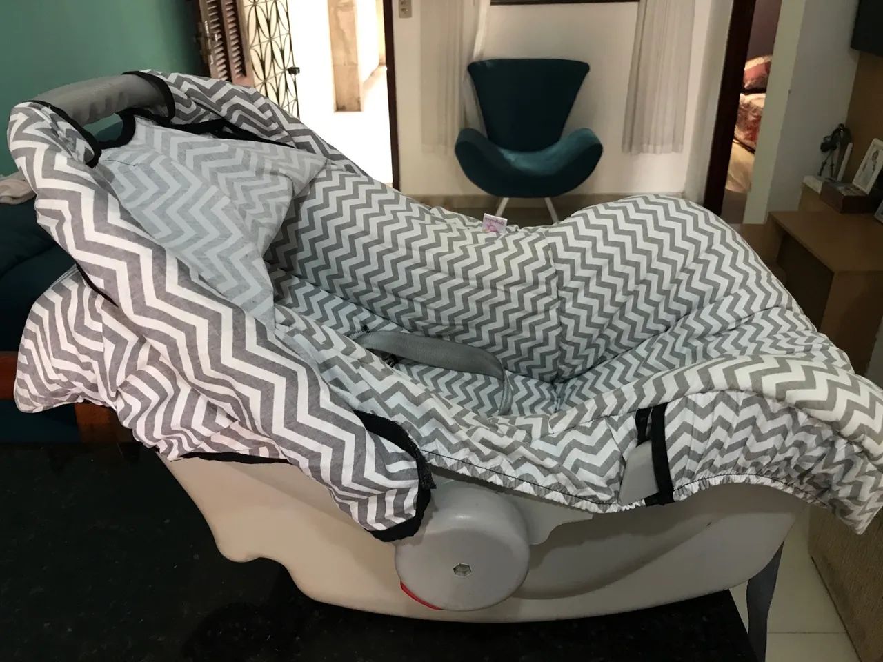 Cadeirinha para bebê com capa