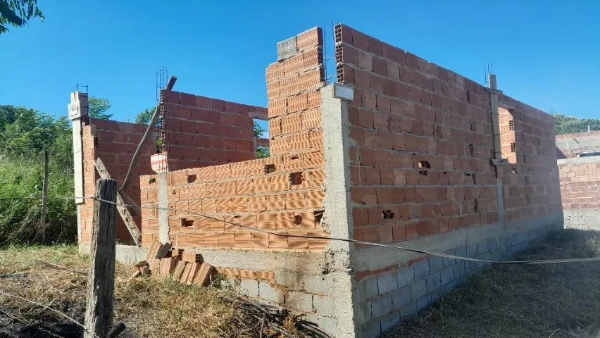 Vendo casa em buzios no tijolo com 2 quartos pronto para laje - Foto 2