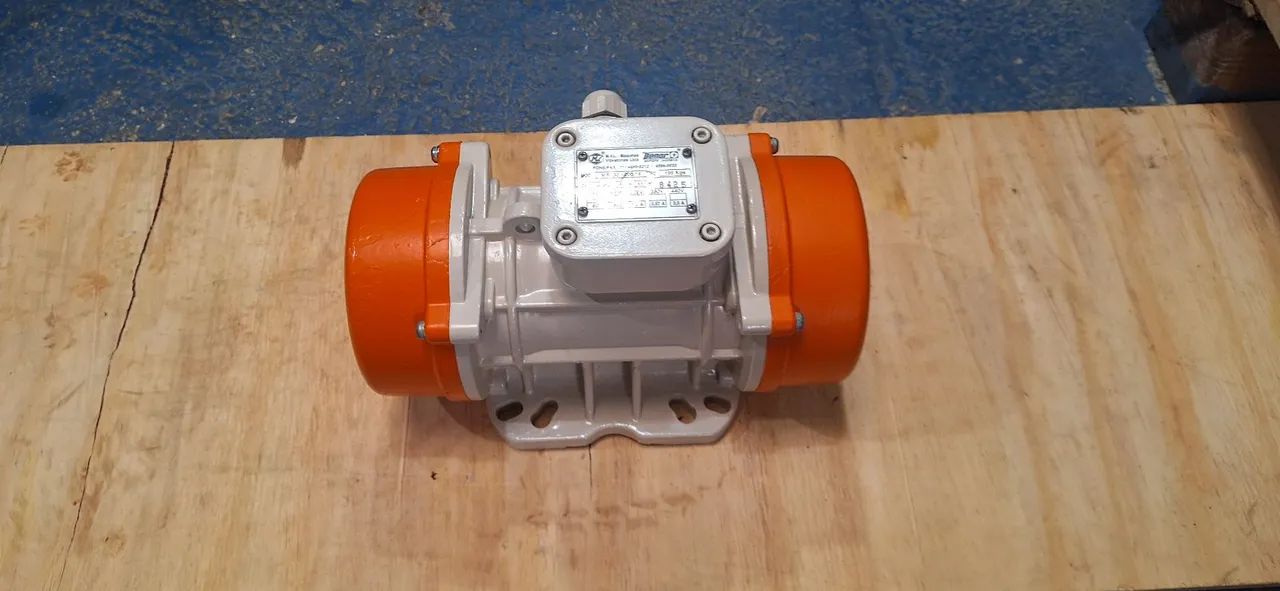 Motovibrador trifásico 0.33cv rpm 1800. - Foto 6