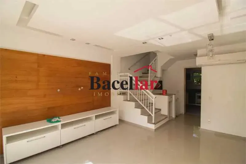 Casa em Condomínio com 3 Suítes, Varanda e 2 Vagas à Venda na Tijuca!!! Próximo ao Largo d