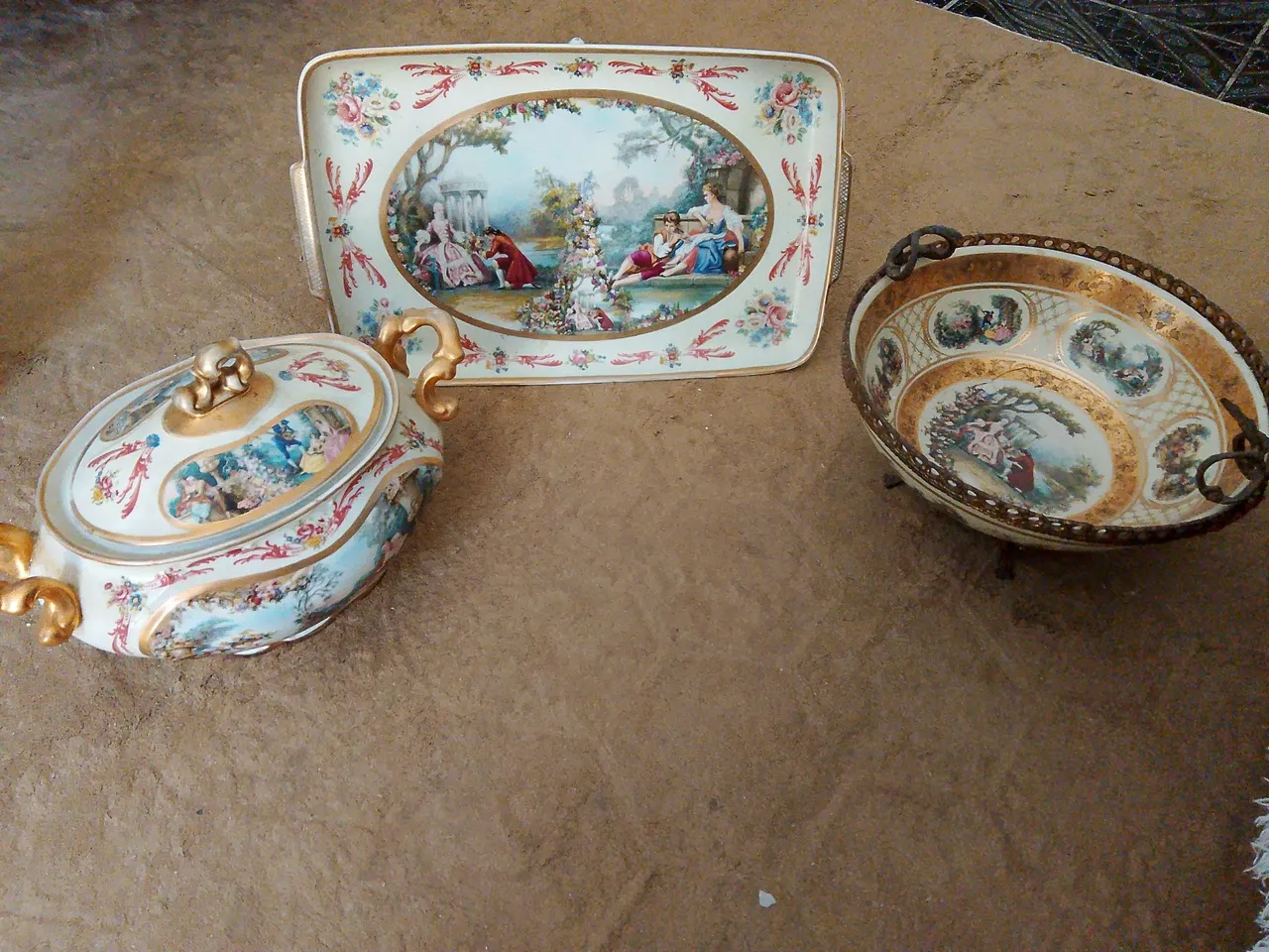 Conjunto de Louças Decorativas