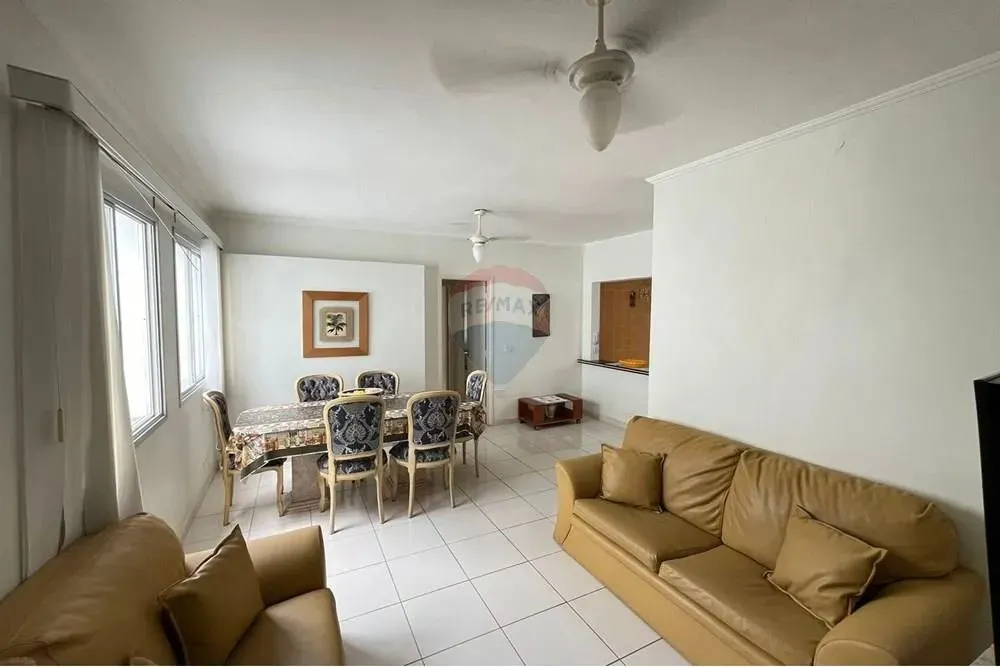 Apartamento à venda na praia da Enseada Guarujá SP.