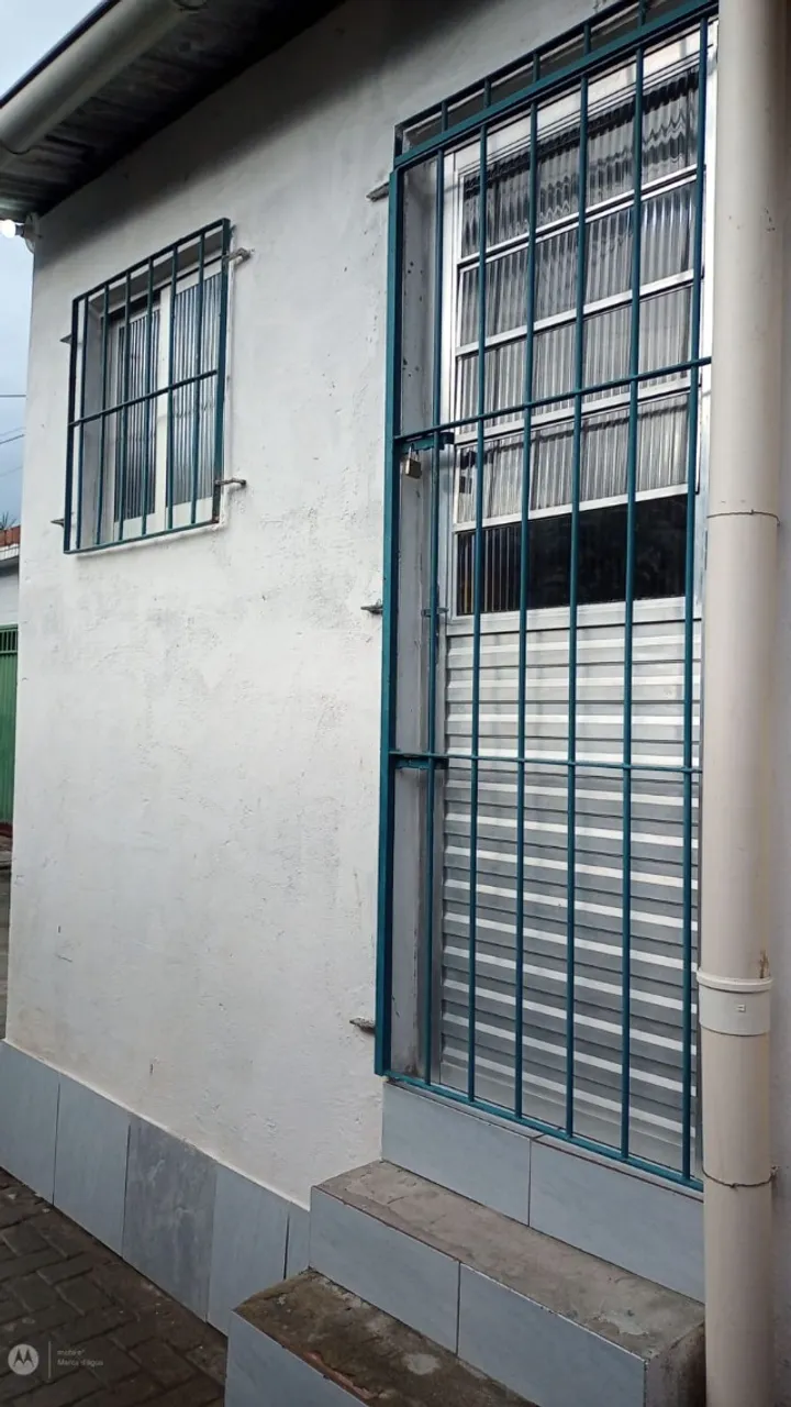 VENDE-SE UMA CASA PEQUENA MAIS BEM LOCALIZADA EM CANDEIAS /PIEDADE-(VALOR 35MIL)
