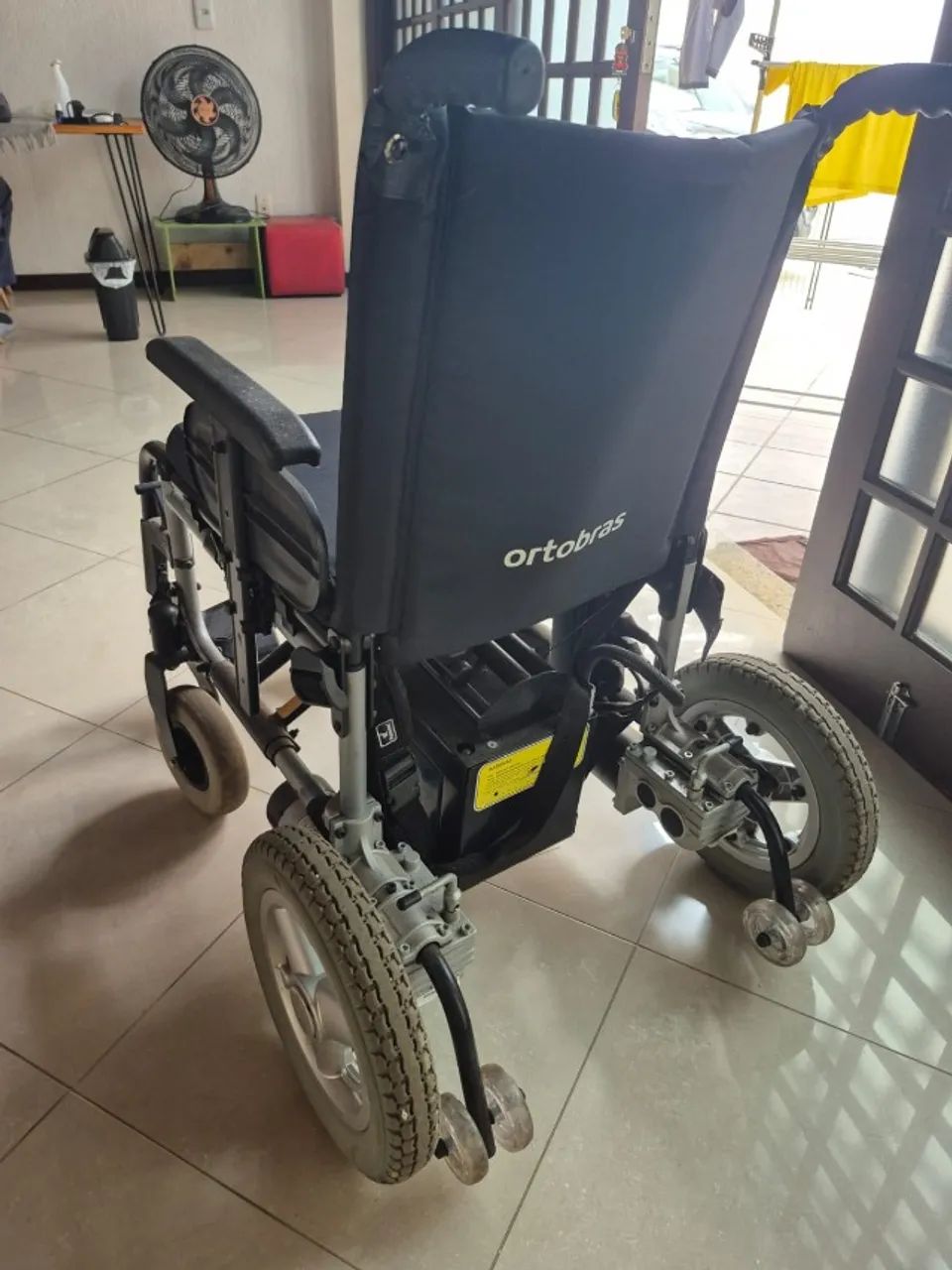 Cadeira de Rodas Motorizada E4 - Foto 4