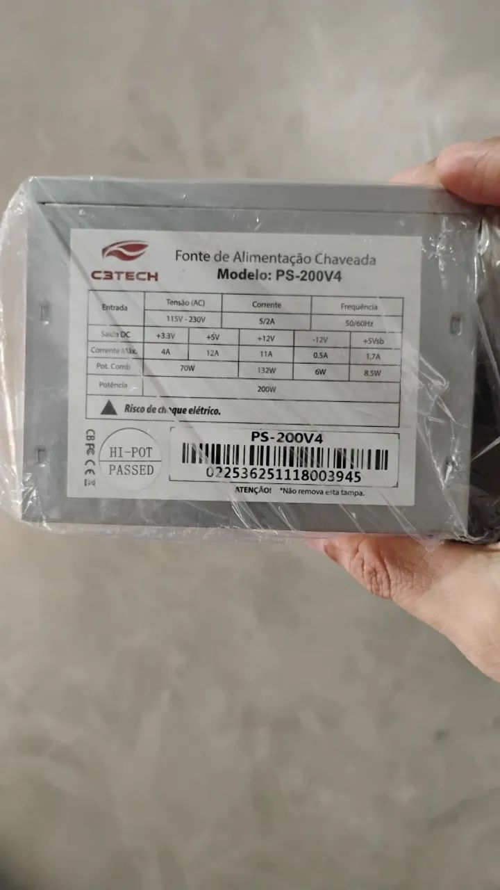 Fonte de Alimentação para PC - C3tech C3Plus PS- 200v4 200w 115 - 127/220V - Nova