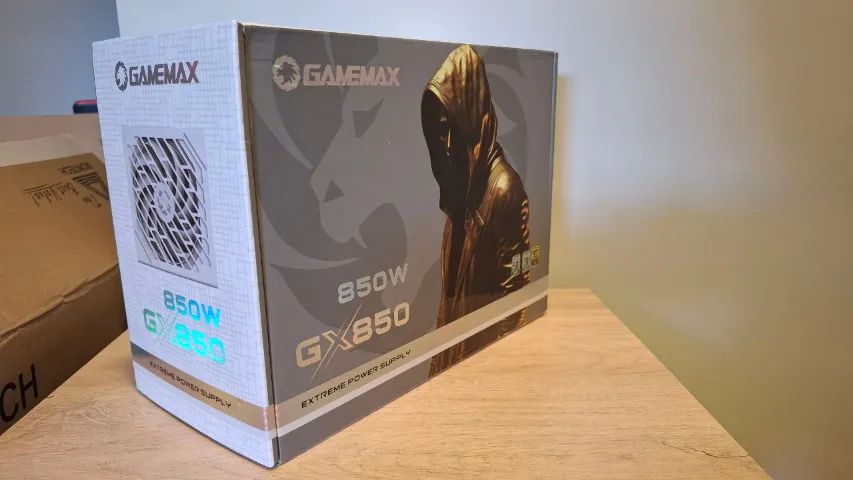 Fonte Gamemax 850W Pro Branca