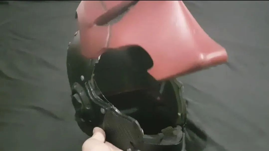 Capacete Capuz Vermelho Ronin Automatizado - Foto 4