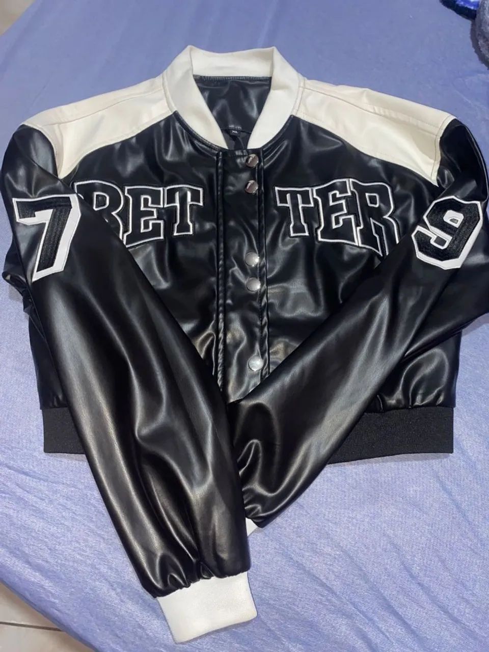 Jaqueta College Preta e Branca Roupas Canhema, Diadema - Main Image