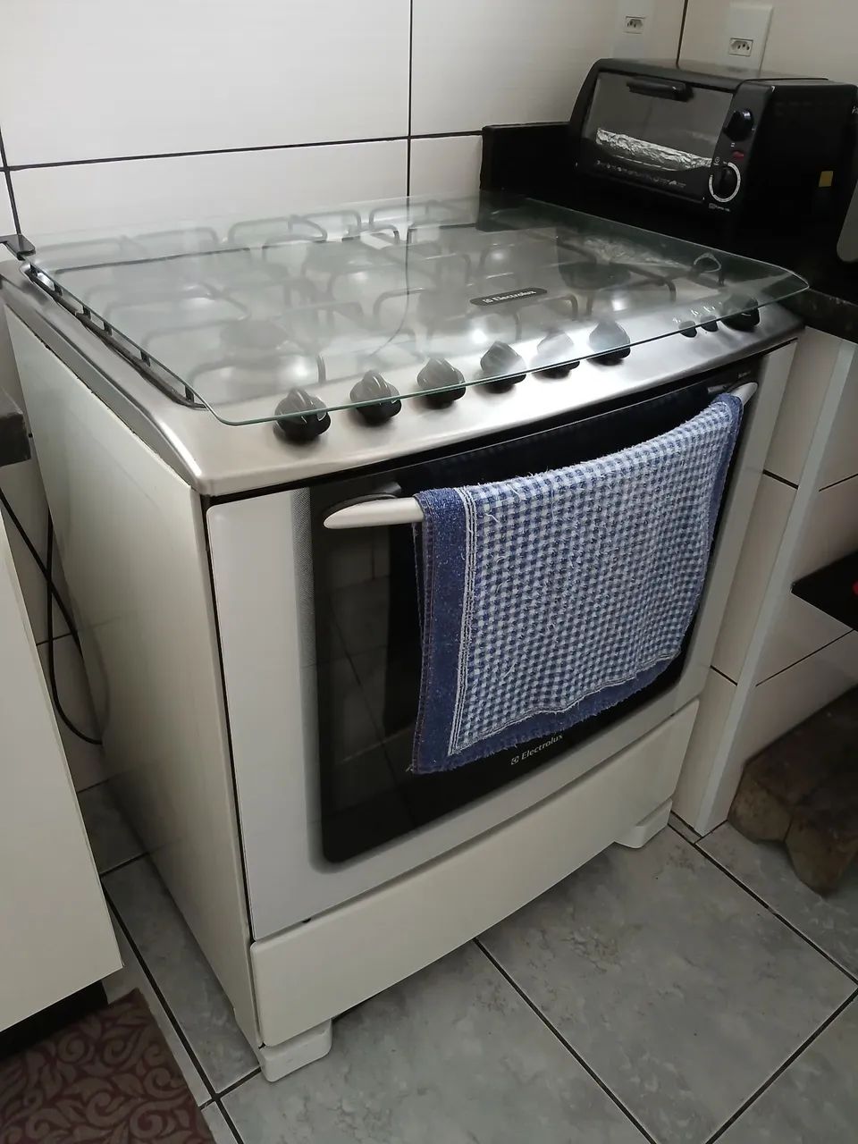 Fogão 6 bocas Electrolux usado.