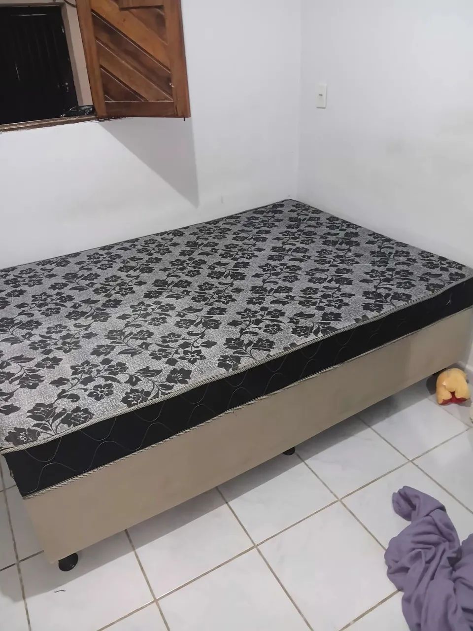 Cama box de casal,semi nova