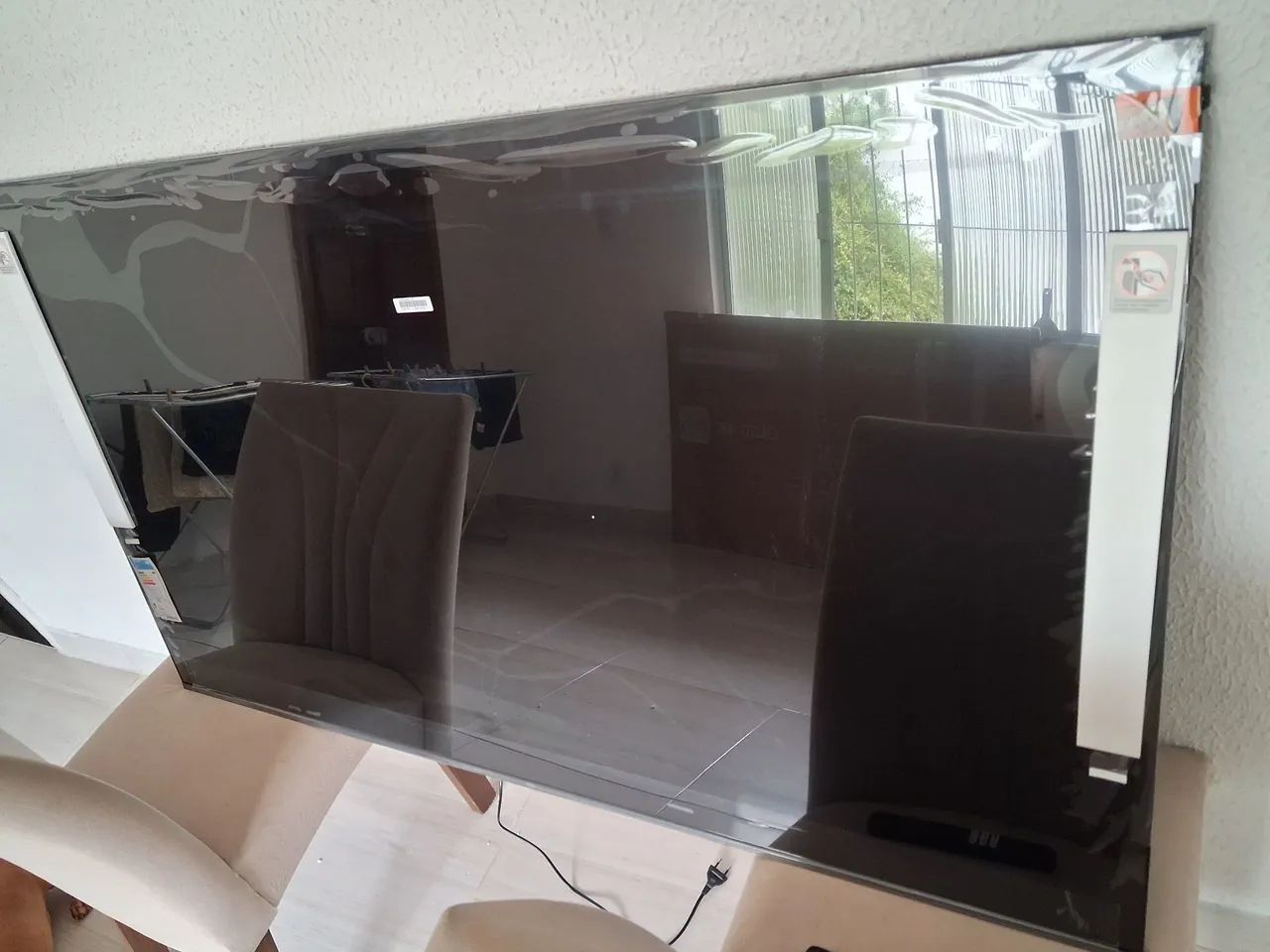 Vendo TV 65 polegadas na caixa nunca foi usada R$ 550,00
