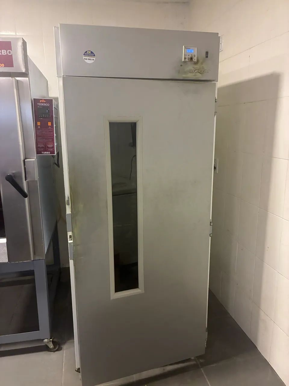 Vendo tudo para padaria e restaurantes
