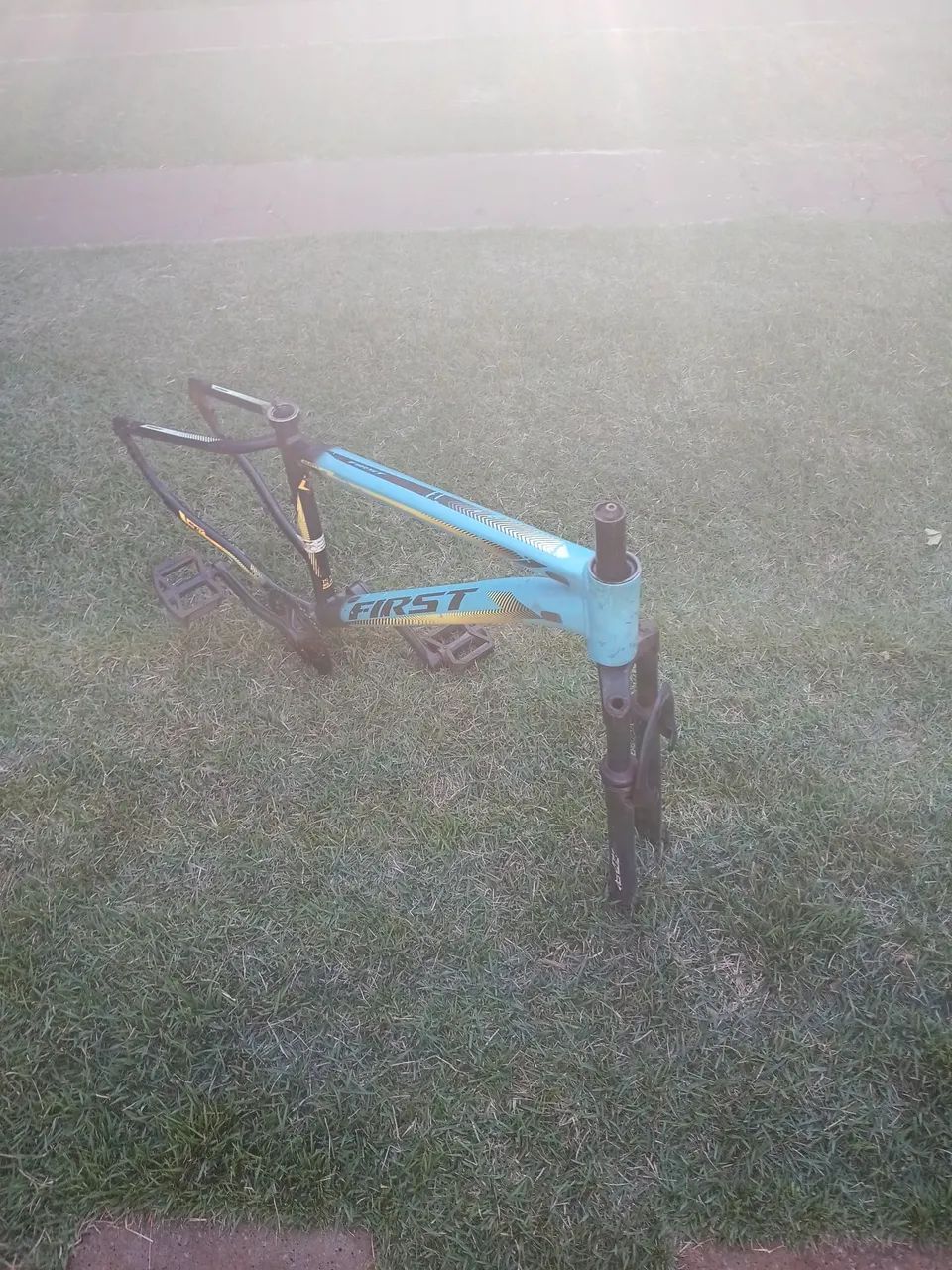 Quadro de alumínio 29, com jogo de centro e pedal. - Foto 5