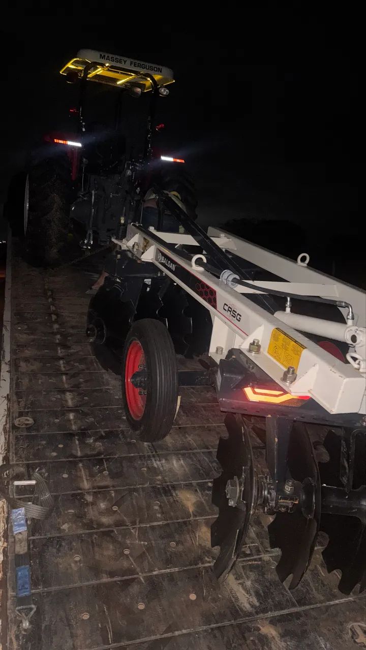 Trator Massey Ferguson 4408 e Implementos - Foto 4