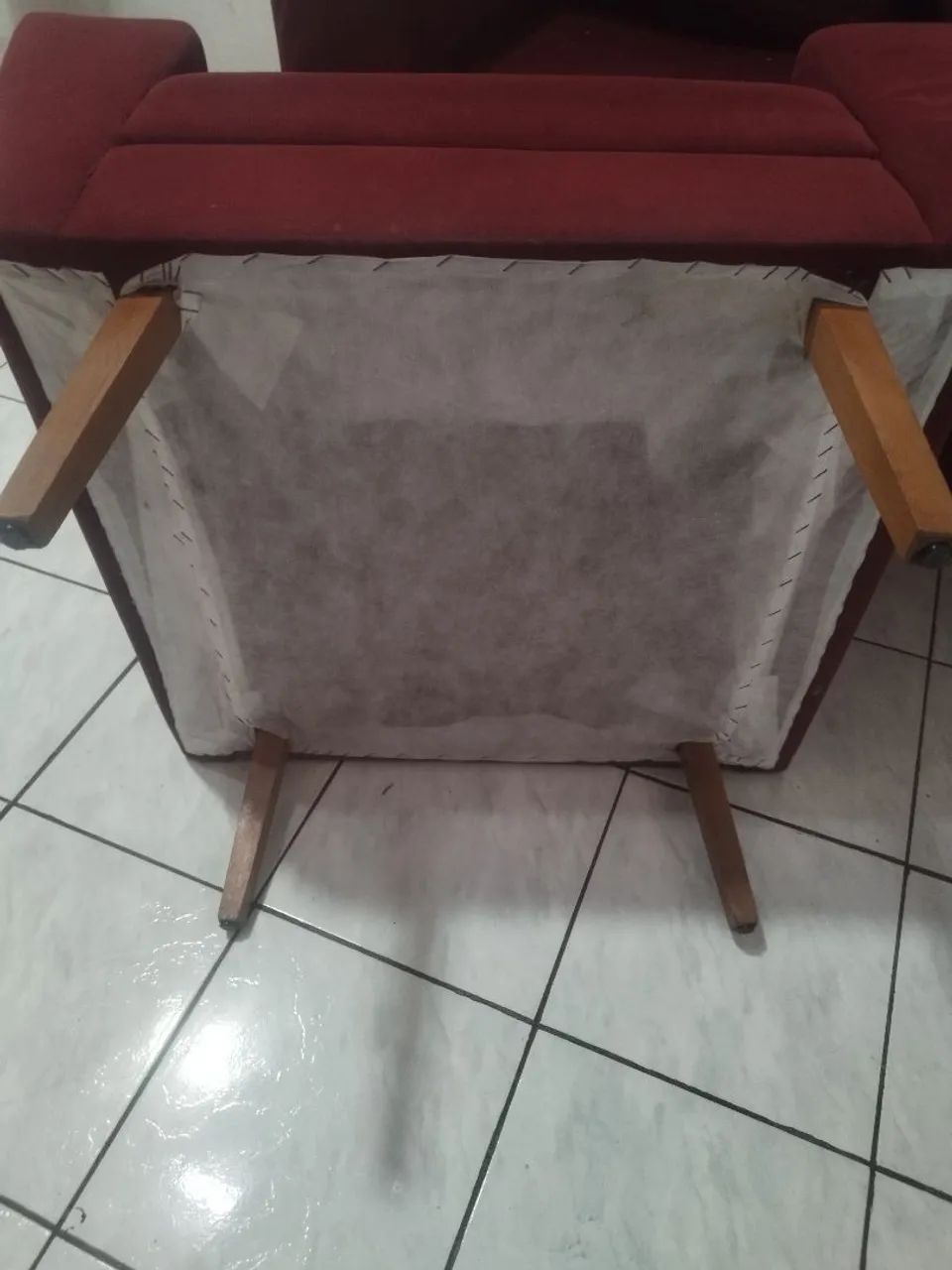 Poltrona estofada vermelha (usada) - Foto 3