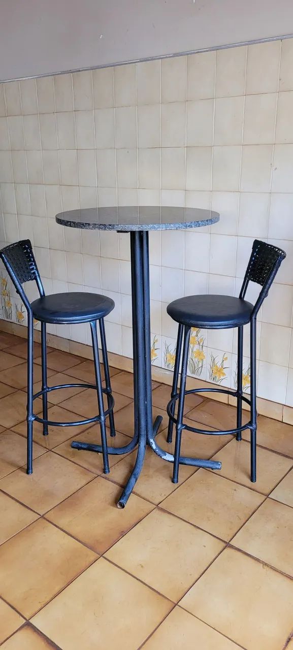  Bistro de  mármore com 2 bancos altos - Foto 2