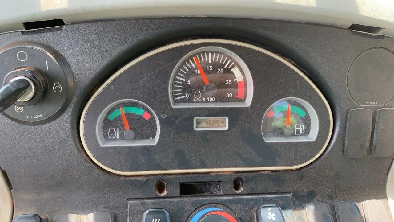 Retroescavadeira Caterpillar 416F2 20/20  - Foto 4
