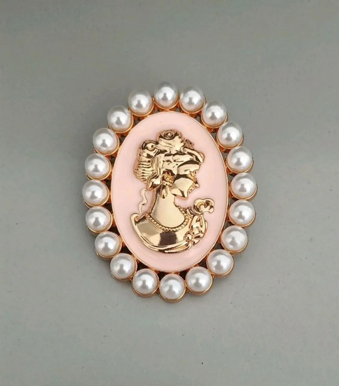 Broche de Camafeu Rosa com Pérolas (novo)