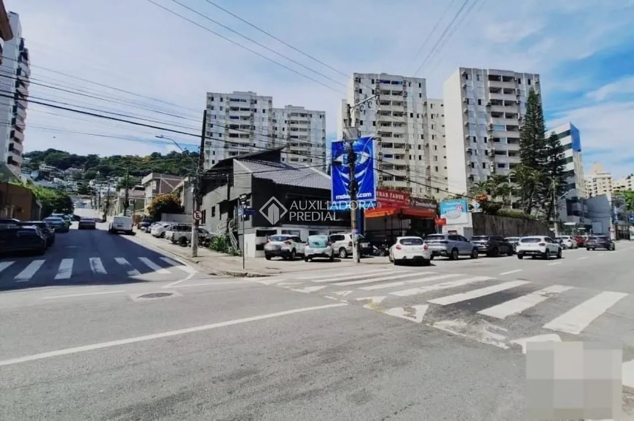 Loja Comercial de Esquina com 404m², Mezanino e 8 Vagas Privativas no Centro de Florianópo - Foto 2