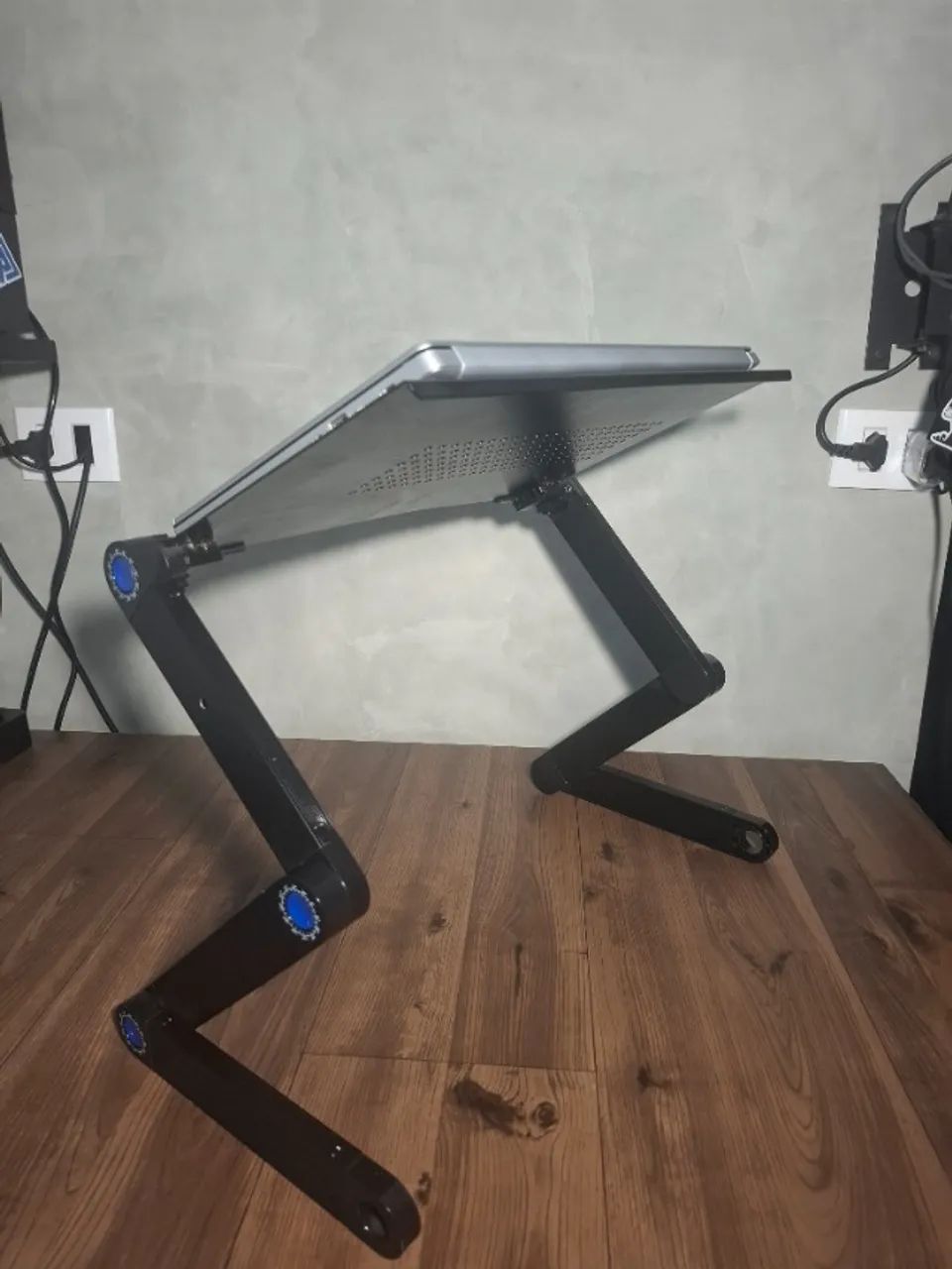 Mesa Suporte Articulado para Notebook - Praticamente novo! - Foto 5