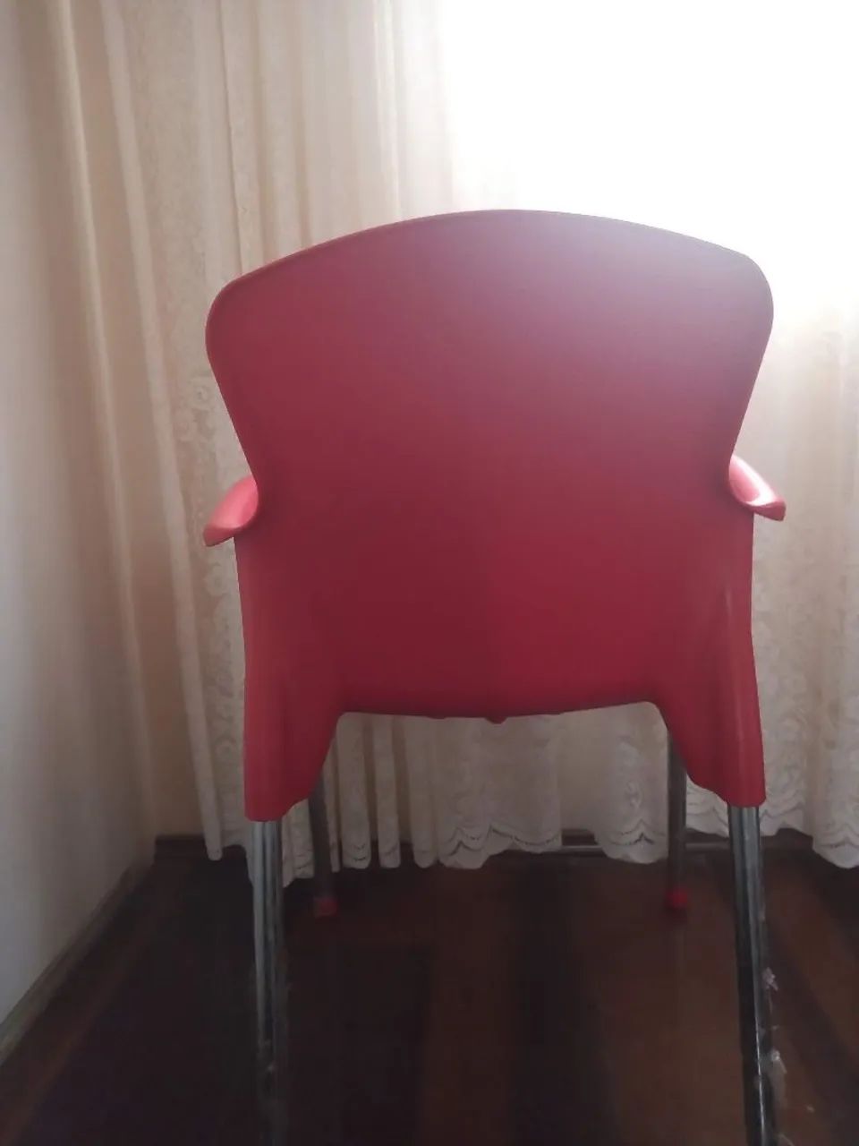 Cadeira vermelha  - Foto 3