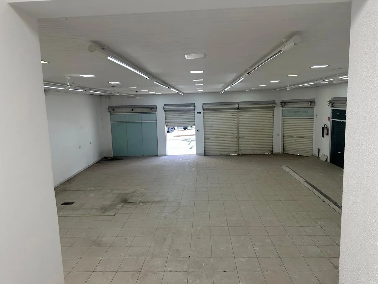 Salão Comercial para Locação em Limeira, Centro, 2 banheiros